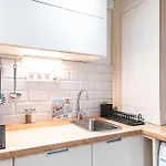 Cute & Compact Central Retreat